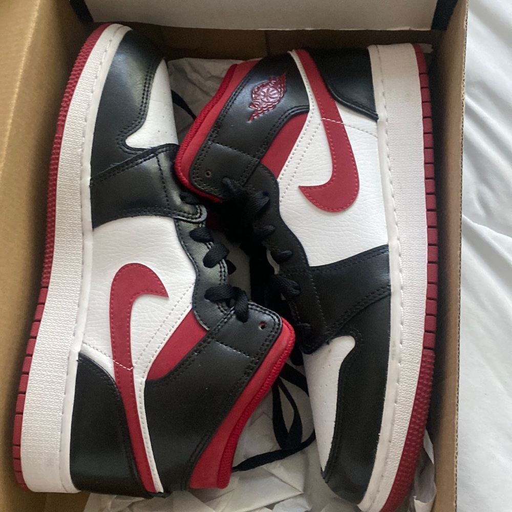 Air Jordan 1 mid